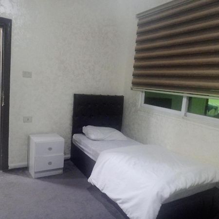קאראק Jarajreh Apartments/ Hotel מראה חיצוני תמונה
