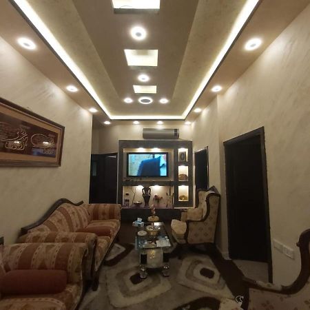 קאראק Jarajreh Apartments/ Hotel מראה חיצוני תמונה