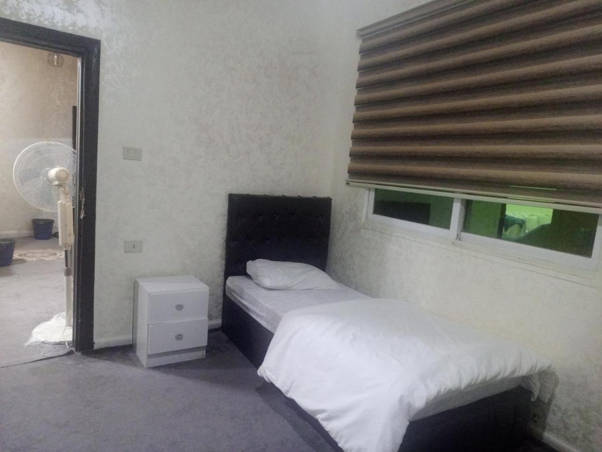 קאראק Jarajreh Apartments/ Hotel מראה חיצוני תמונה