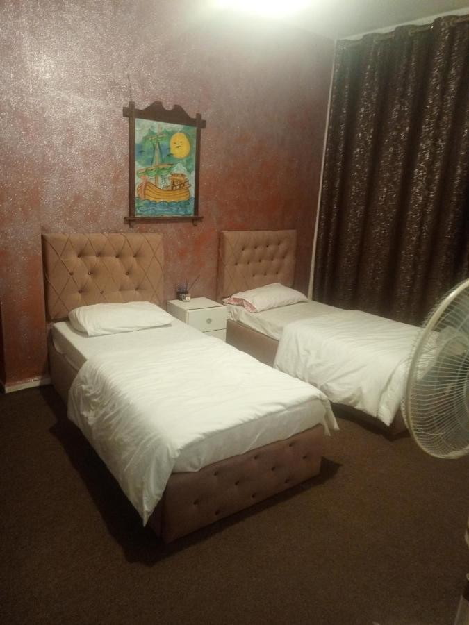 קאראק Jarajreh Apartments/ Hotel מראה חיצוני תמונה