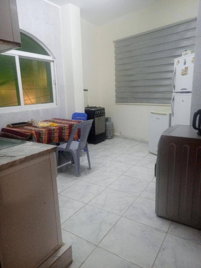 קאראק Jarajreh Apartments/ Hotel מראה חיצוני תמונה