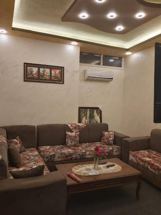 קאראק Jarajreh Apartments/ Hotel מראה חיצוני תמונה