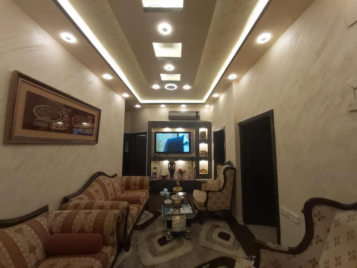 קאראק Jarajreh Apartments/ Hotel מראה חיצוני תמונה